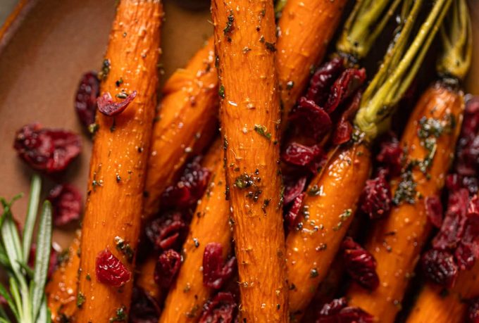 Easy Vegan Maple-Herb Glazed Carrots